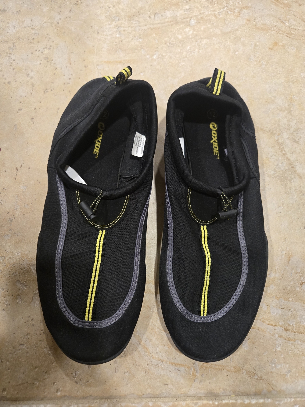 Men Black Wayer Shoes with Yellow Accents